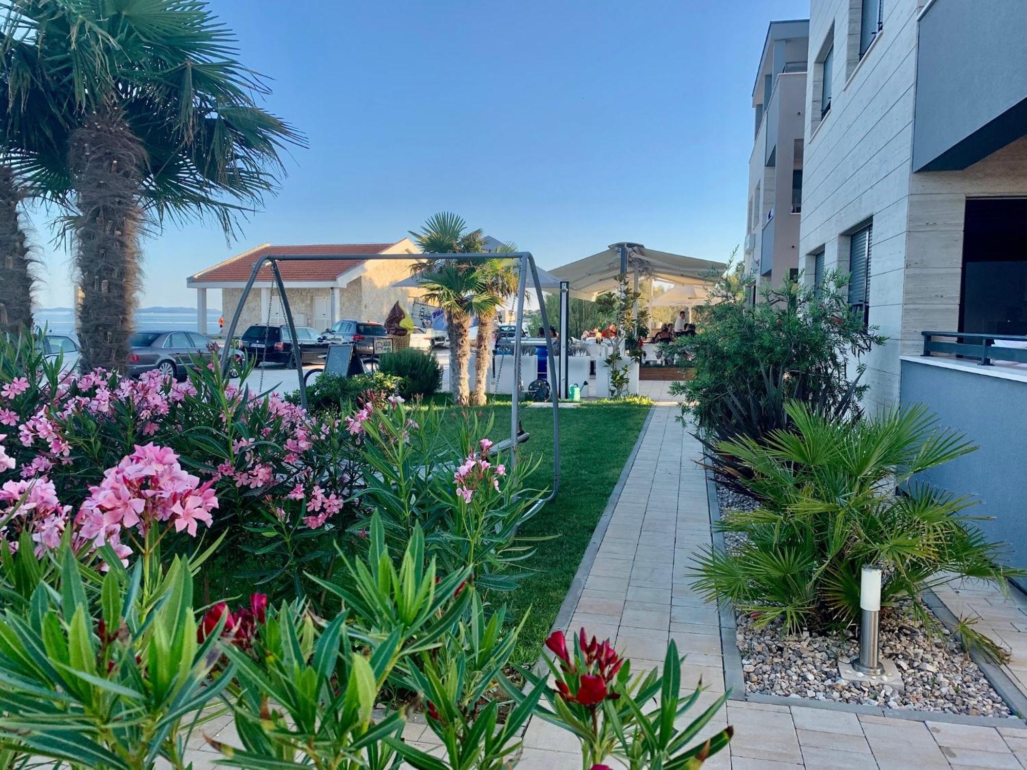 Apartments The Beach Resort Vir Eksteriør bilde