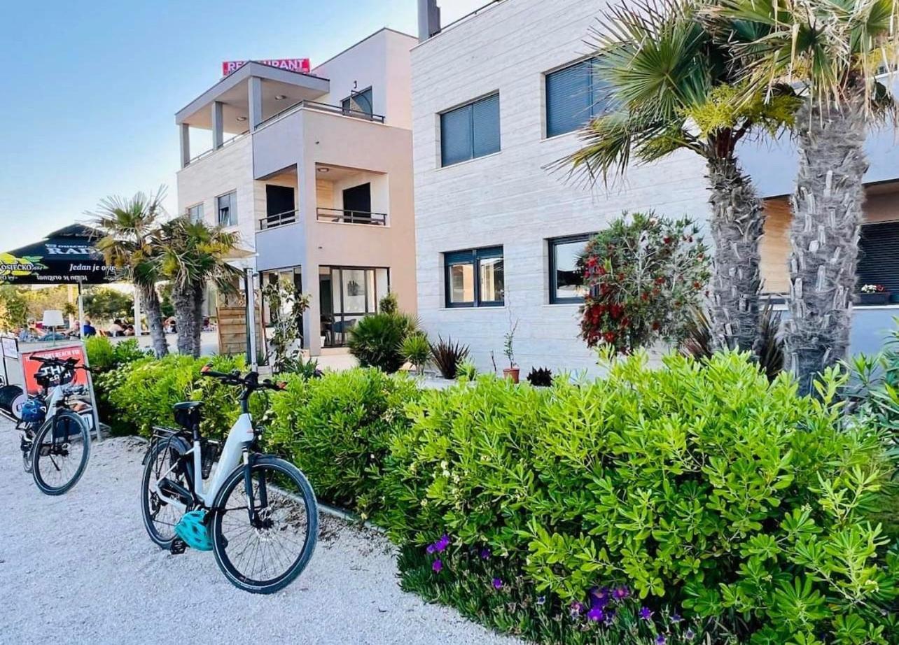 Apartments The Beach Resort Vir Eksteriør bilde